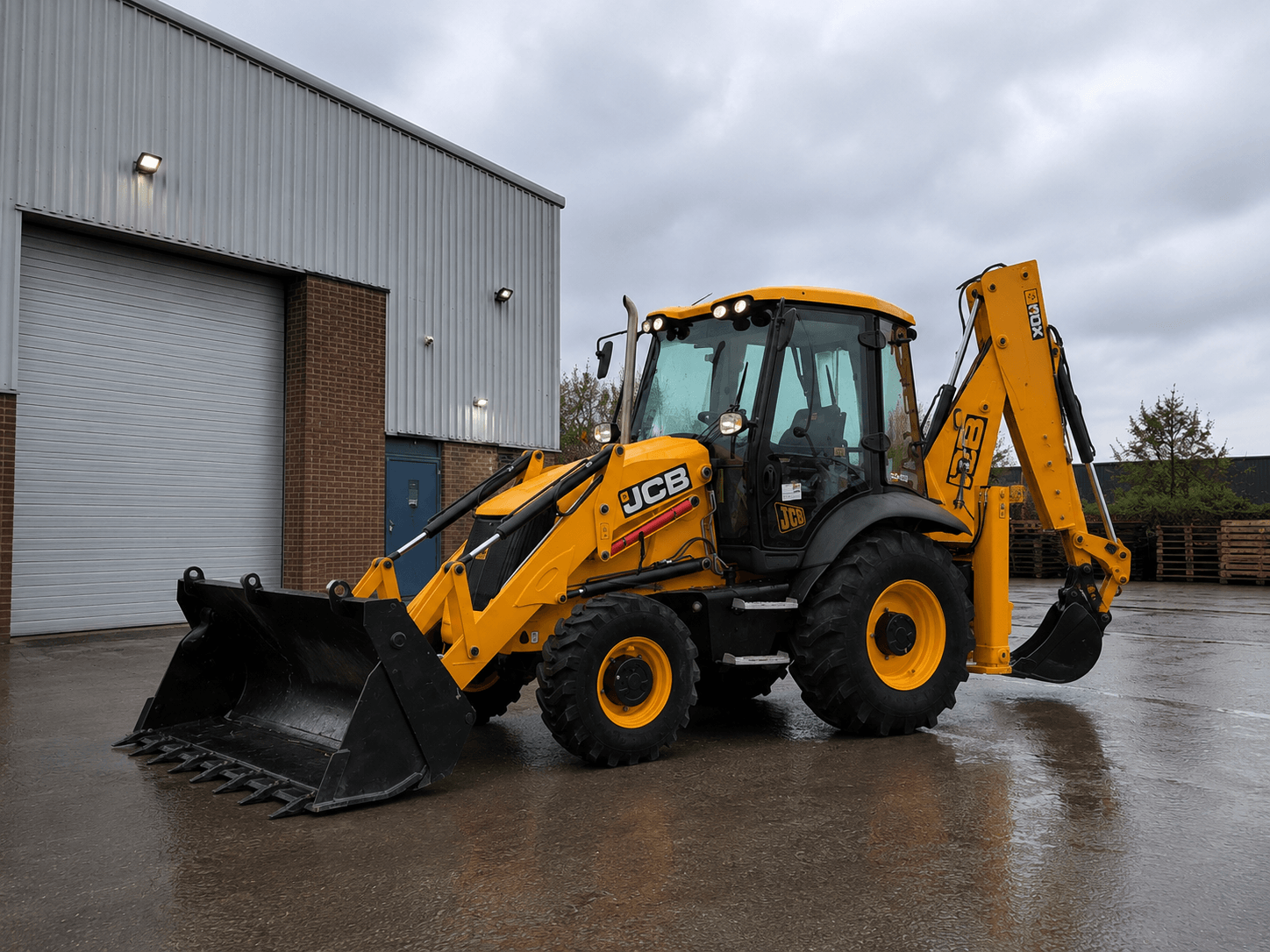 Экскаватор-погрузчик JCB 3CX