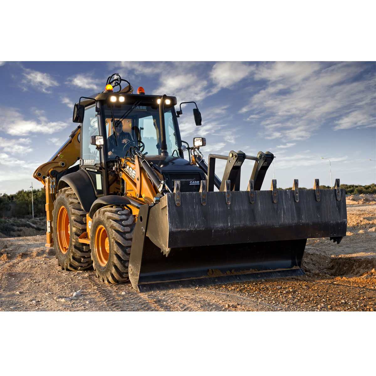 Экскаватор-погрузчик CASE 580ST